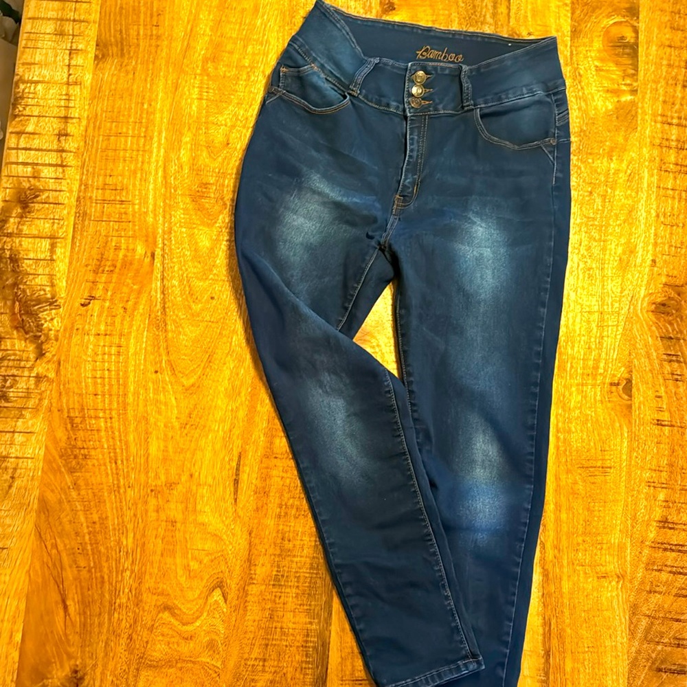 Skinny, dark washed stretchy jeans